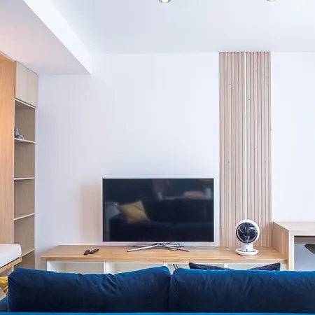 L'elegance Troyenne - Prox De * Труа